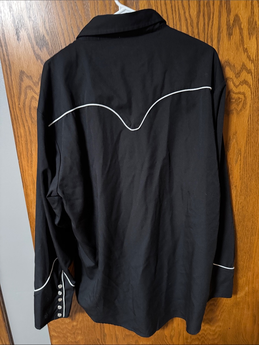 Black Western-Style Button-Down Shirt with Red Card Embroidery - Picture 4 of 4